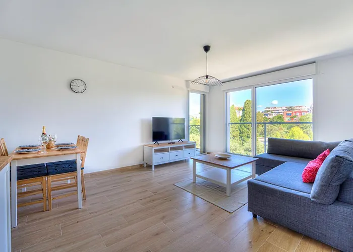 Fleuri Vue - Welkeys Apartament