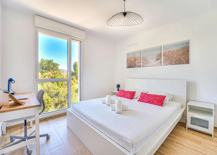 Apartament Fleuri Vue - Welkeys Saint-Laurent-du-Var